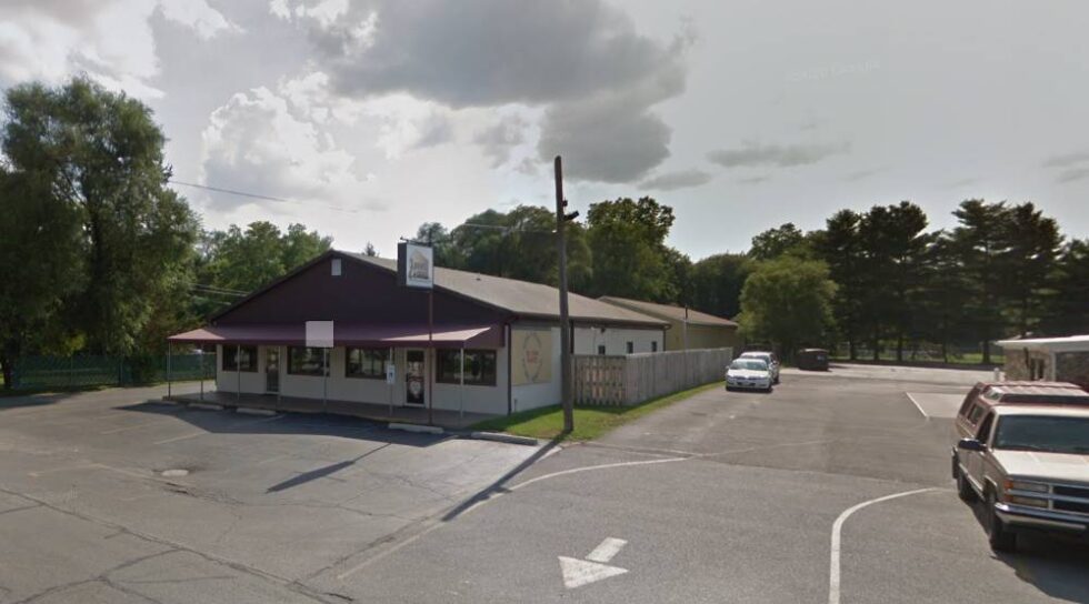 About Paws And Claws Animal Hospital Vet In Lambertville, MI 48144